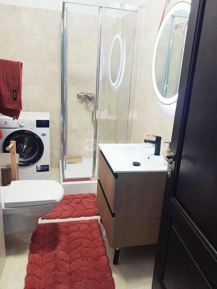 Apartament cu 2 camere semidecomandat, mobilat în Central