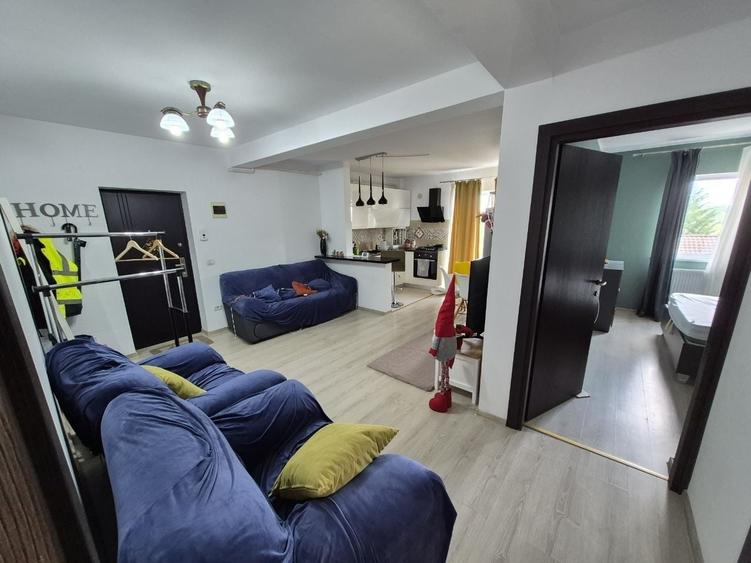 Apartament cu 3 camere decomandat în Valea Lupului