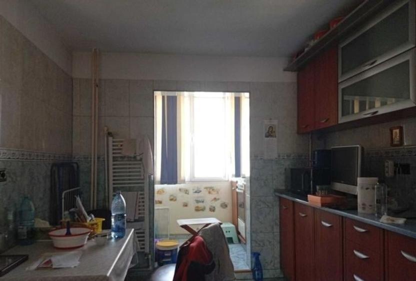 Apartament cu 3 camere decomandat în Ștefan cel Mare