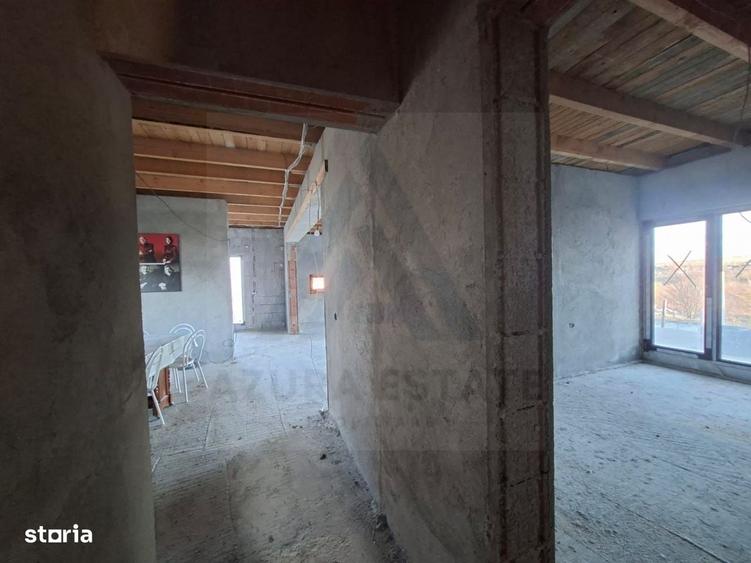 Casă cu 4 camere în Daia