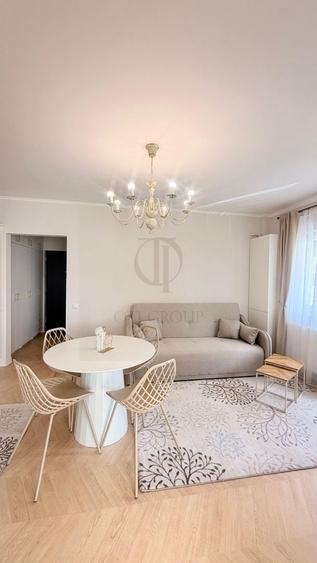 Apartament cu 3 camere semidecomandat în Florești