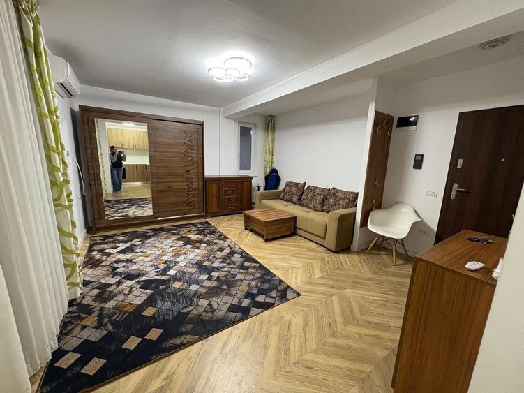 Garsonieră decomandată, mobilată în Apărătorii Patriei