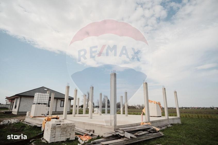 Casă cu 4 camere cu Teren 1000 Mp în Frătăuții Vechi