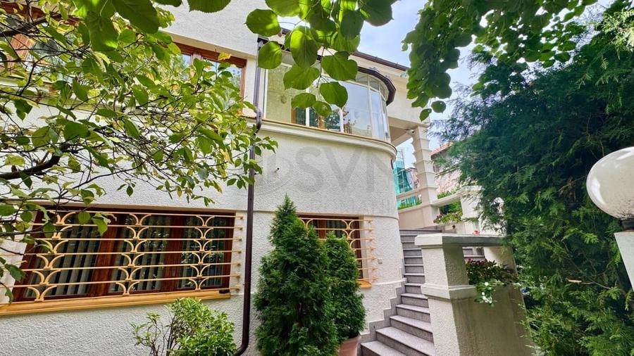 Apartament cu 2 camere decomandat în Capitale