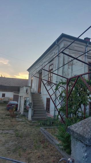 Casă cu Teren 1300 Mp în Central