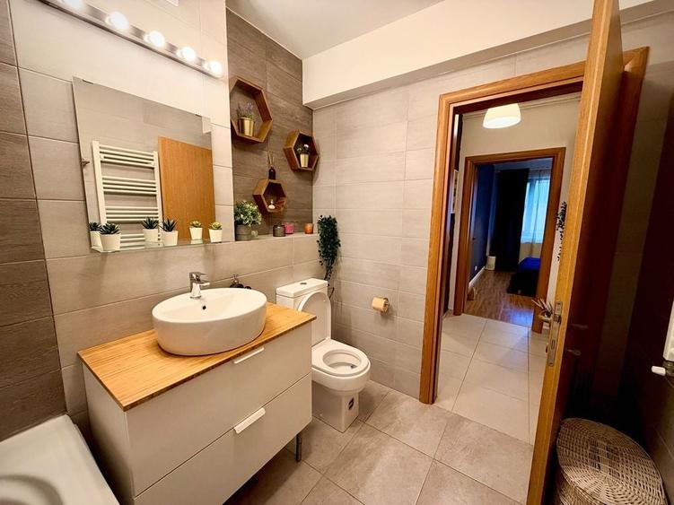 Apartament cu 2 camere semidecomandat în Central