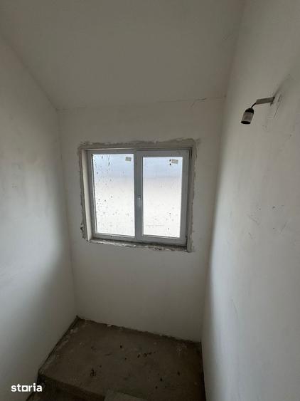 Casă cu 5 camere cu Teren 300 Mp în Sânmartin