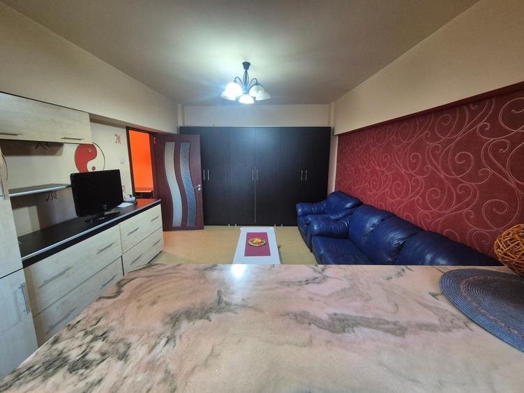 Apartament cu 2 camere semidecomandat în Central