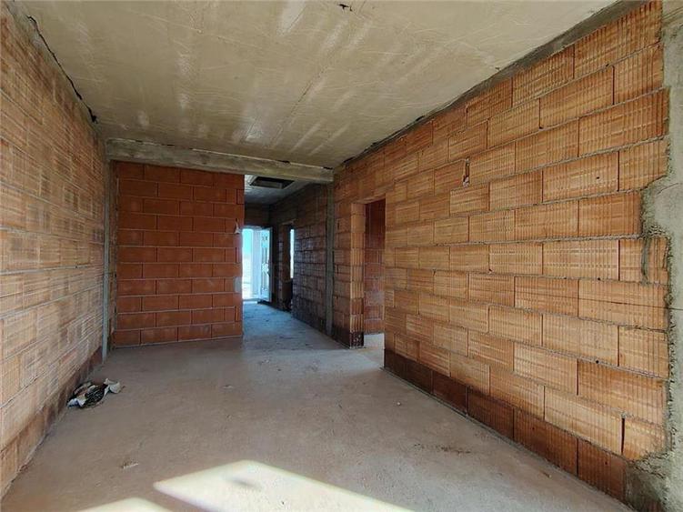 Duplex cu 3 camere cu Canalizare în Moșnița Nouă
