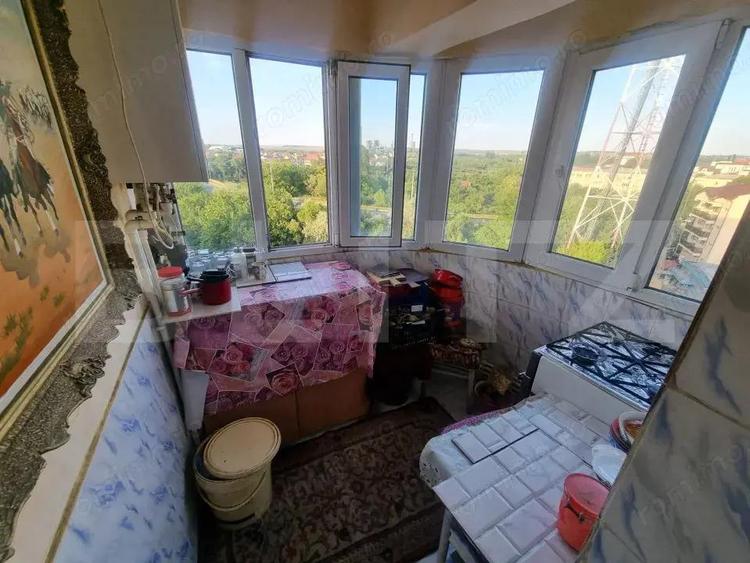 Apartament cu 4 camere decomandat în Cornitoiu