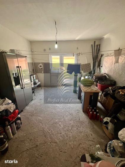 Casă cu 7 camere cu Teren 285 Mp în Valu lui Traian