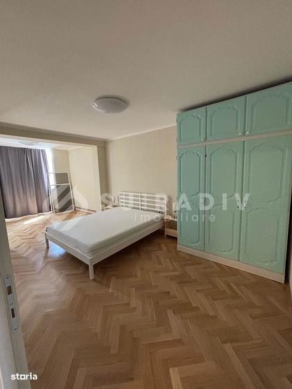 Apartament cu 3 camere decomandat în Central