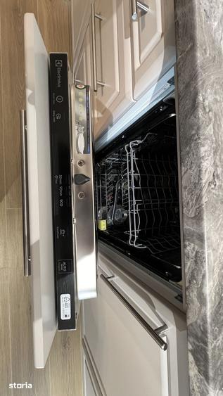 Apartament cu 2 camere decomandat, mobilat în Pajura