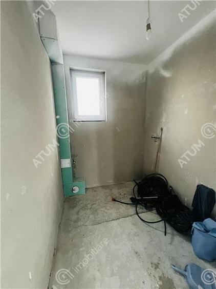 Casă individuală cu 4 camere cu Canalizare în Lazaret