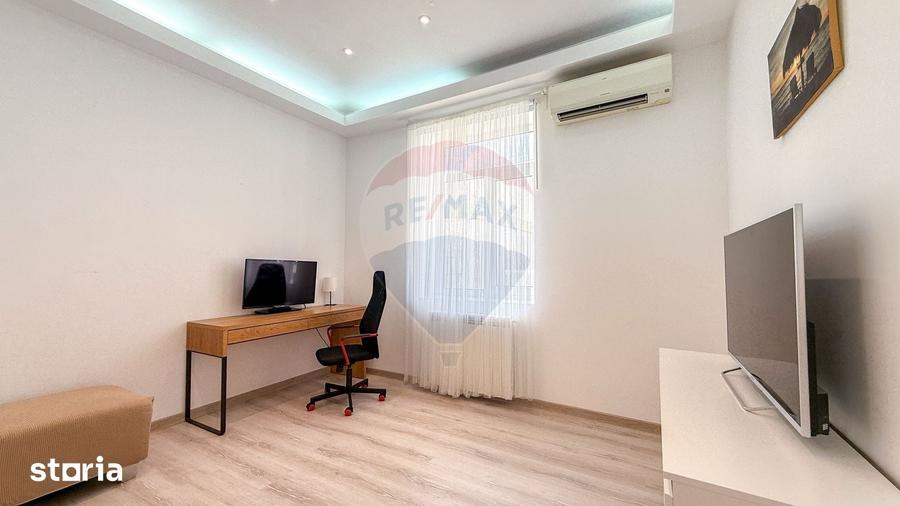 Apartament cu 3 camere în Romană