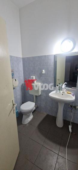Spațiu comercial, de 61 mp, în P-ța Unirii