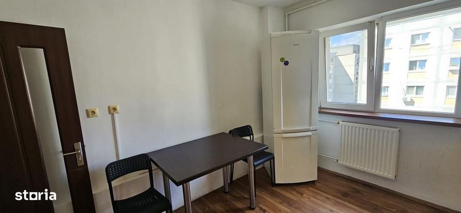 Apartament cu 3 camere decomandat în Gorjului