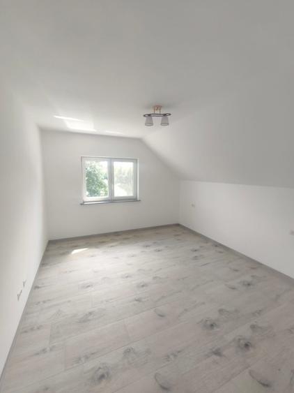 Casă individuală cu 5 camere cu Canalizare în Exterior Nord