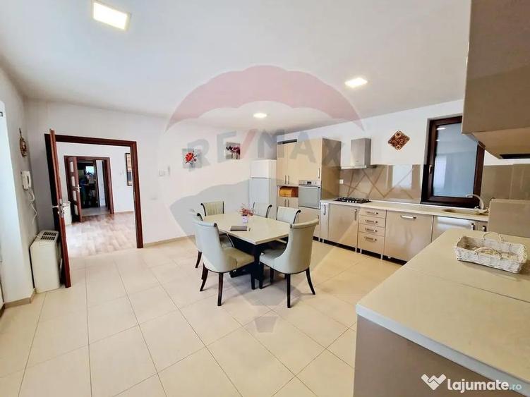 Casă cu 4 camere cu Teren 1065 Mp în Preajba