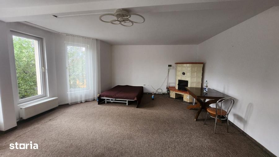 Casă cu 4 camere cu Teren 300 Mp în Dâmbul Rotund