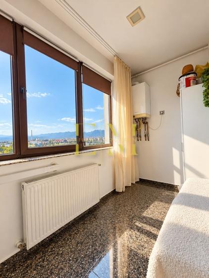 Apartament cu 2 camere decomandat în Tractorul