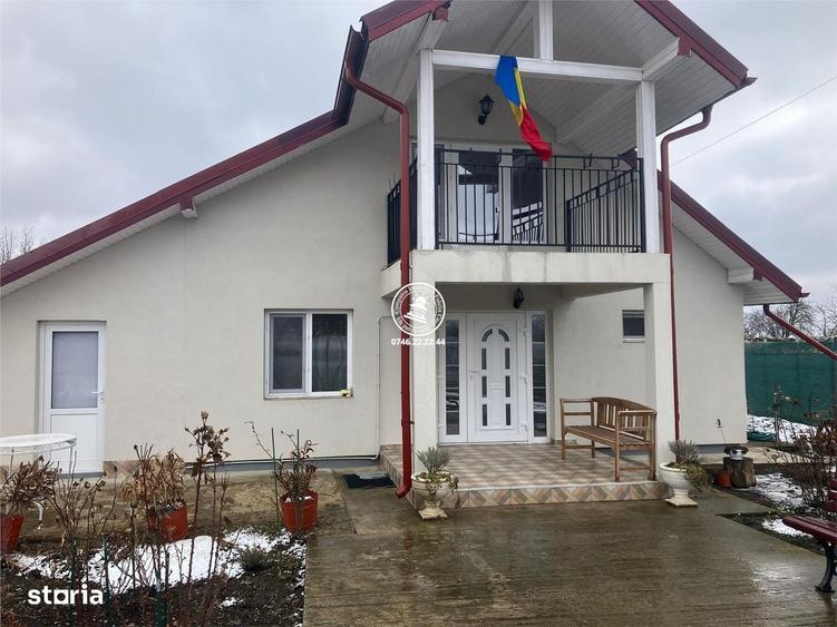 Casă cu 4 camere în Stejarii