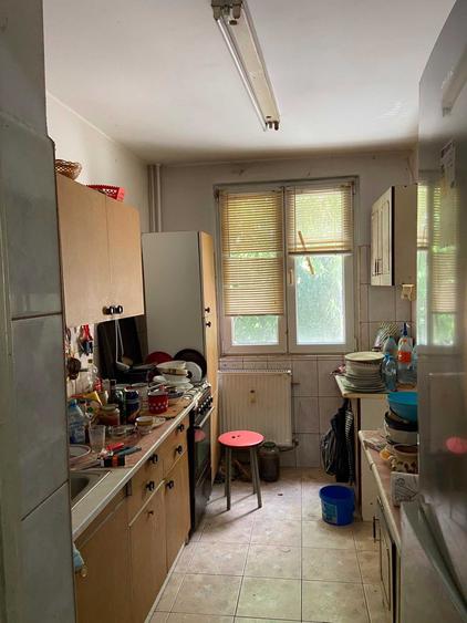 Apartament cu 3 camere decomandat în Exterior Vest