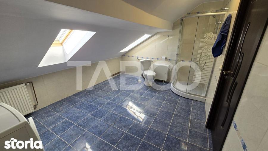Apartament cu 3 camere decomandat, mobilat în Ștrand