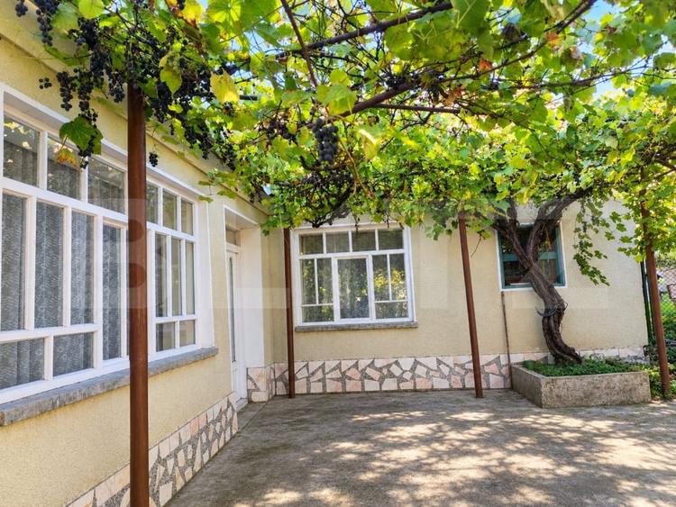 Casă individuală cu 5 camere cu Canalizare în Cigmău