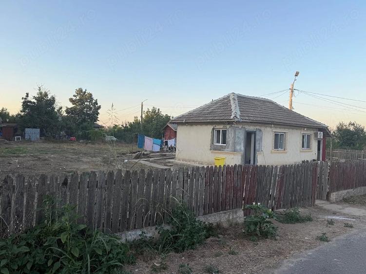 Casă cu Teren 1020 Mp în Jegălia