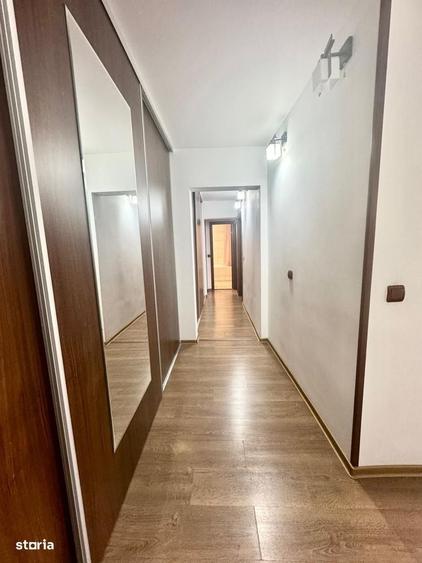 Apartament cu 3 camere în Uiești