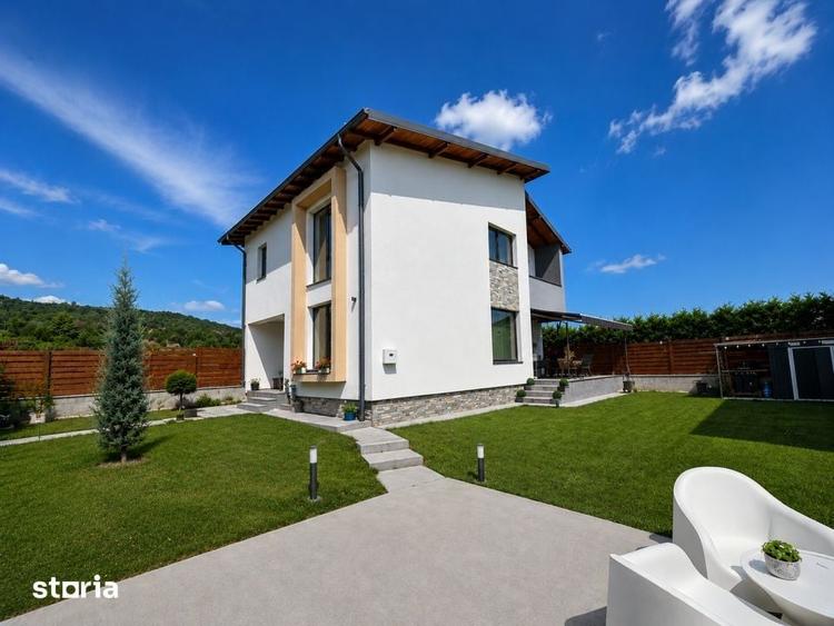 Casă cu 4 camere cu Teren 336 Mp în Ștefănești