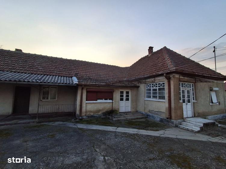 Casă cu 4 camere cu Teren 1440 Mp în Vetiș