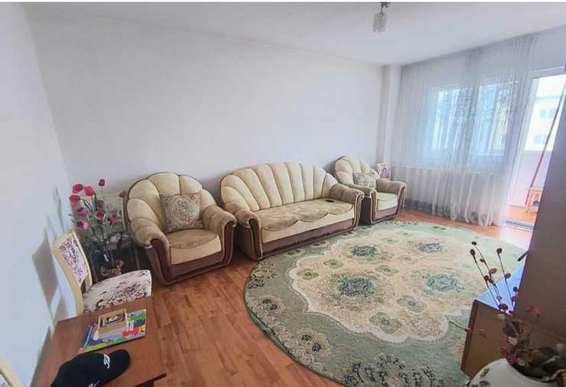 Apartament cu 3 camere decomandat în Valea Muscelului