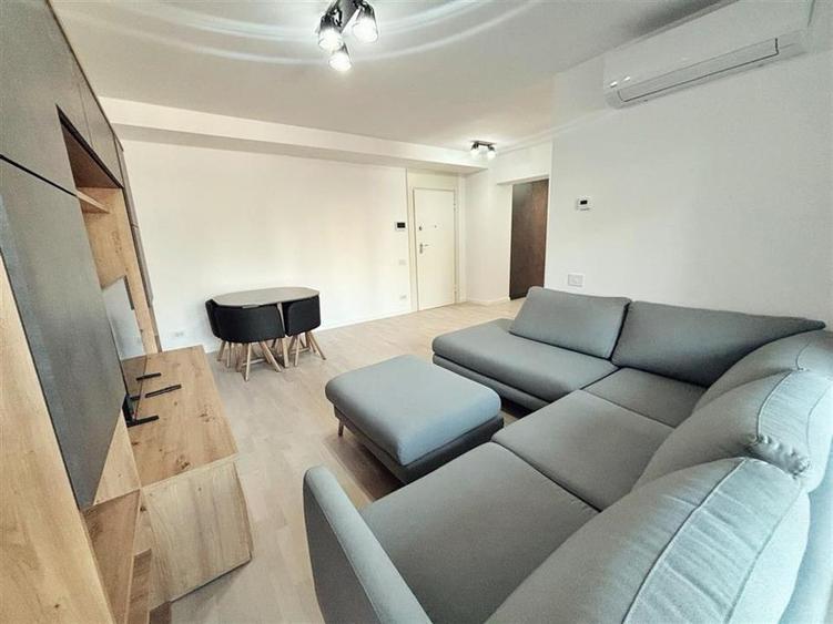 Apartament cu 2 camere decomandat, mobilat în P-ța Mihai Viteazu