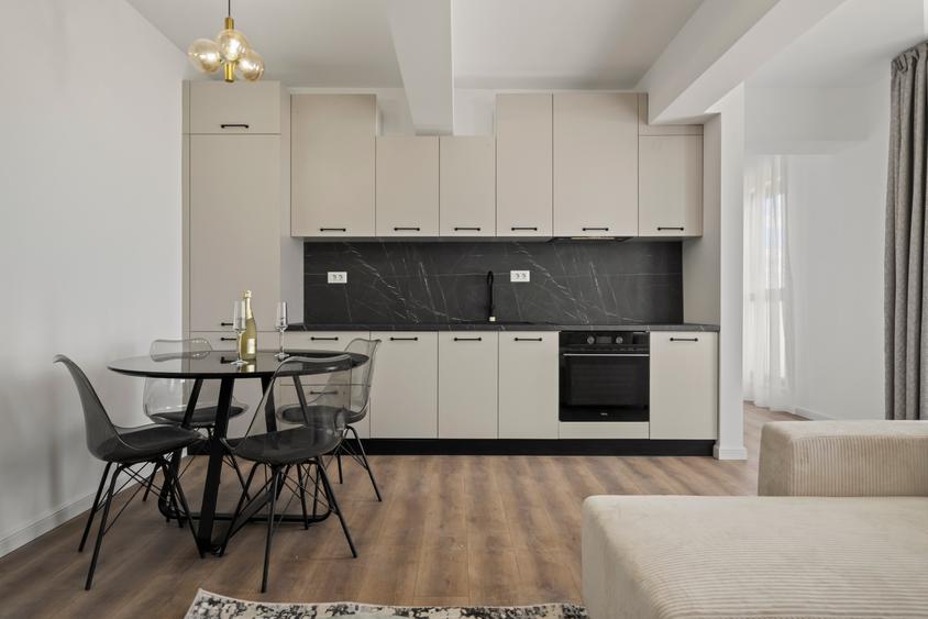 Penthouse cu 3 camere decomandat în Prelungirea Ghencea