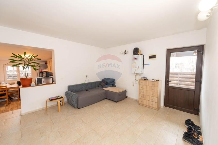 Casă cu 3 camere cu Teren 177 Mp în Nord