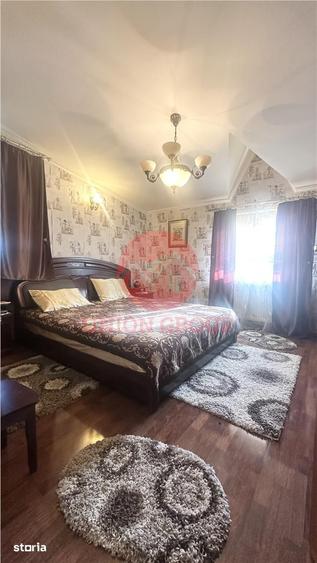 Casă cu 7 camere cu Teren 660 Mp în Agigea
