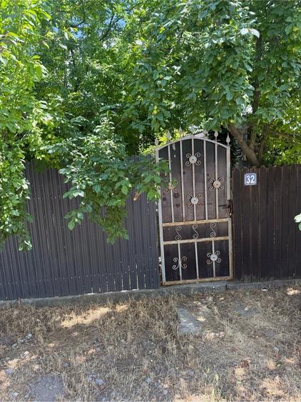 Casă cu 5 camere cu Teren 3000 Mp în Exterior Vest