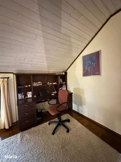 Casă cu 4 camere cu Teren 1700 Mp în Central