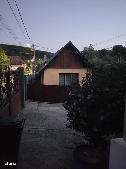 Casă cu 3 camere în Nadășu