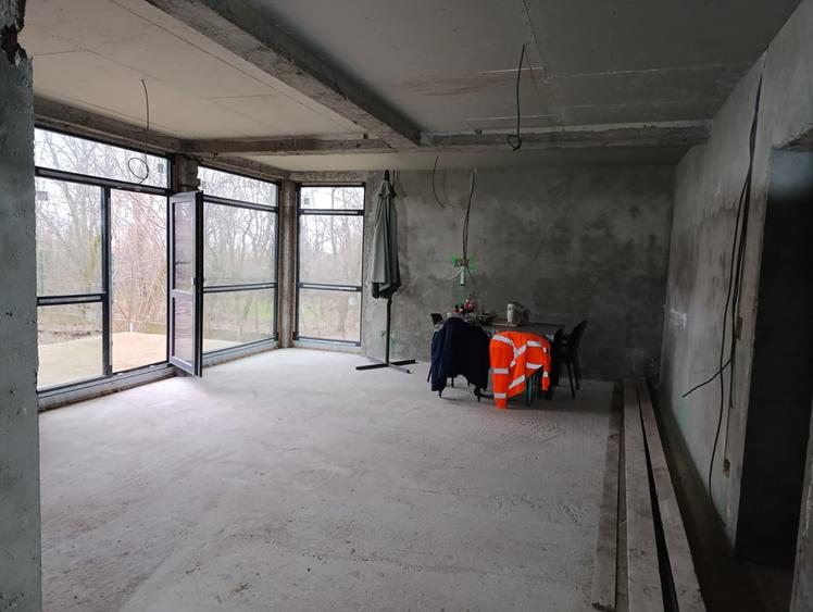Casă cu 3 camere cu Teren 1000 Mp în Central