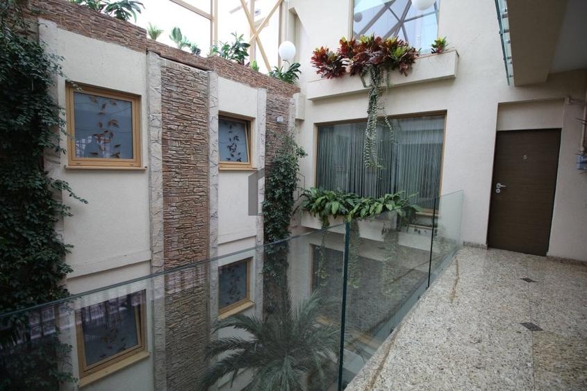 Apartament cu 3 camere decomandat, mobilat în Km 5