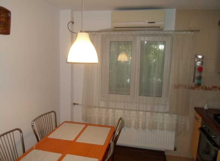 Apartament cu 2 camere decomandat, mobilat în Rahova