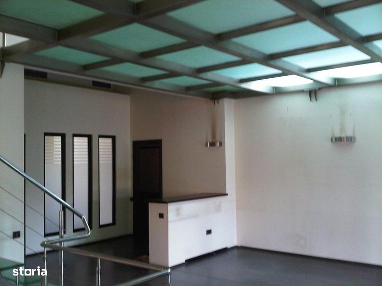 Apartament cu 4 camere în Arcul de Triumf