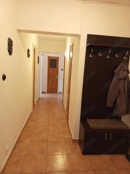 Apartament cu 3 camere decomandat, mobilat în Alexandru Obregia