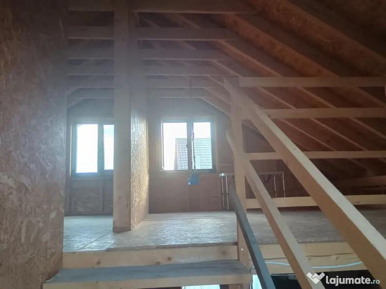 Casă cu 7 camere cu Teren 820 Mp în Vulcan