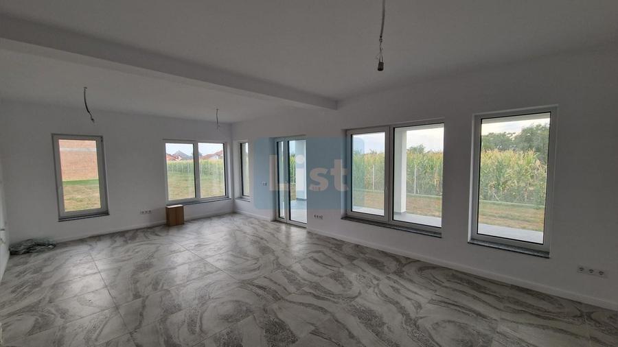Casă cu 4 camere cu Teren 412 Mp în Săsar