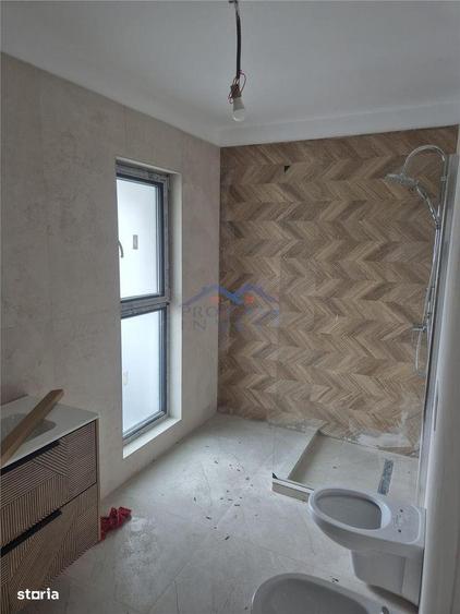 Apartament cu 4 camere în Micești