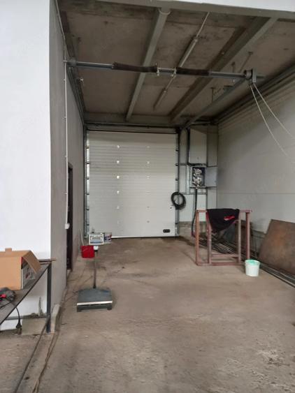 Spațiu comercial, de 390 mp, în Mihăești